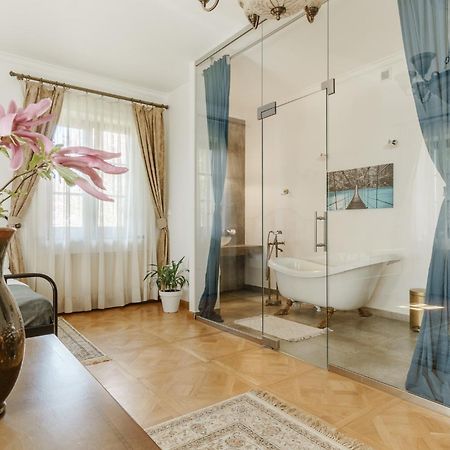 Apartamenty W Dworku Cheval クラクフ エクステリア 写真