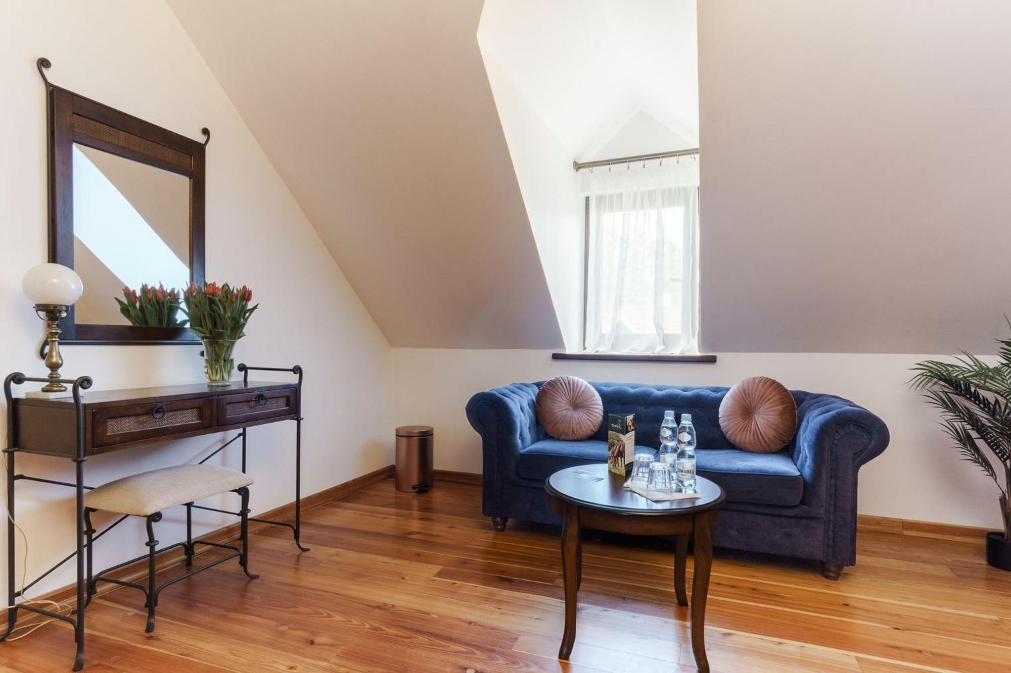 Apartamenty W Dworku Cheval クラクフ エクステリア 写真
