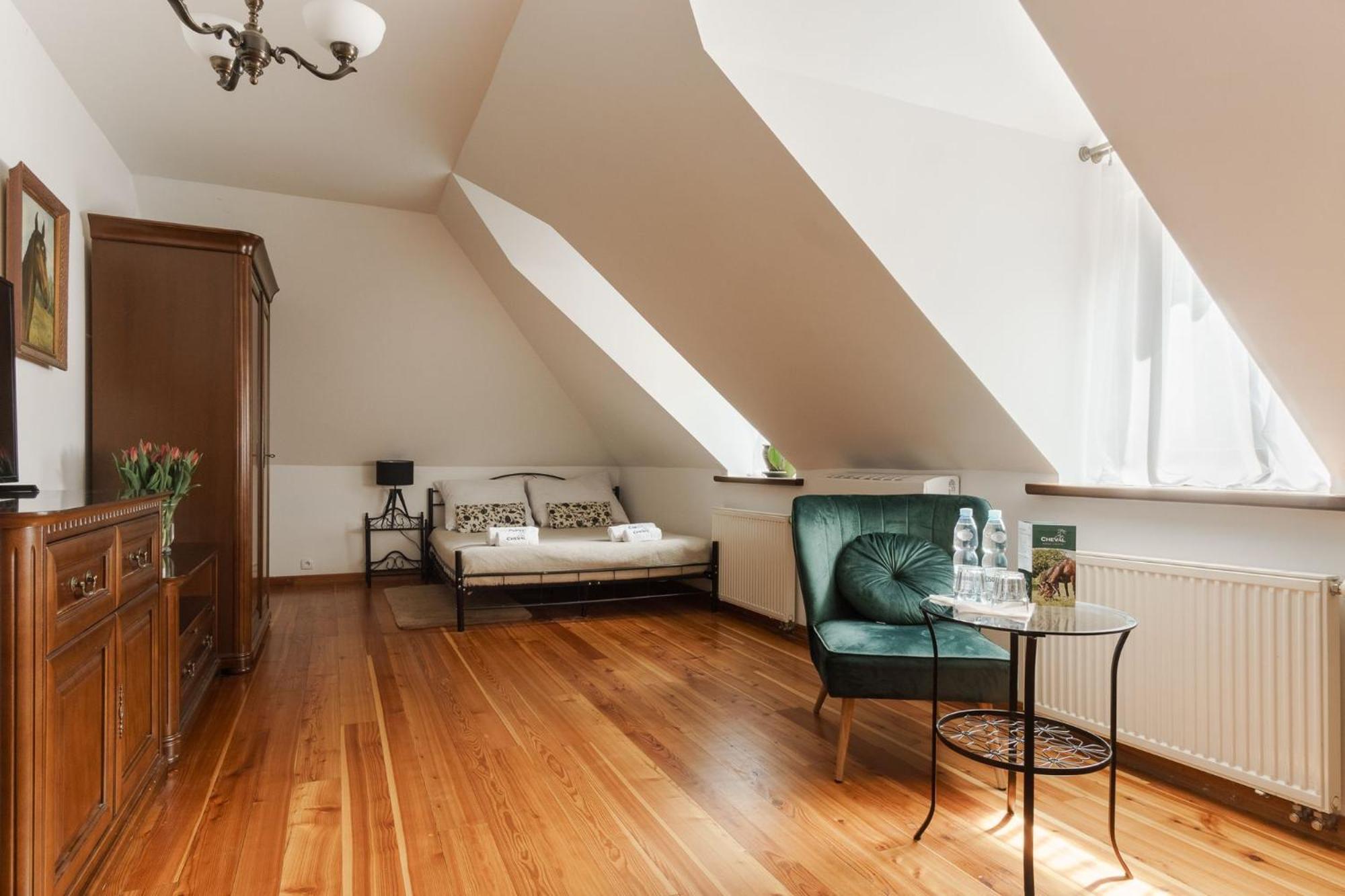Apartamenty W Dworku Cheval クラクフ エクステリア 写真