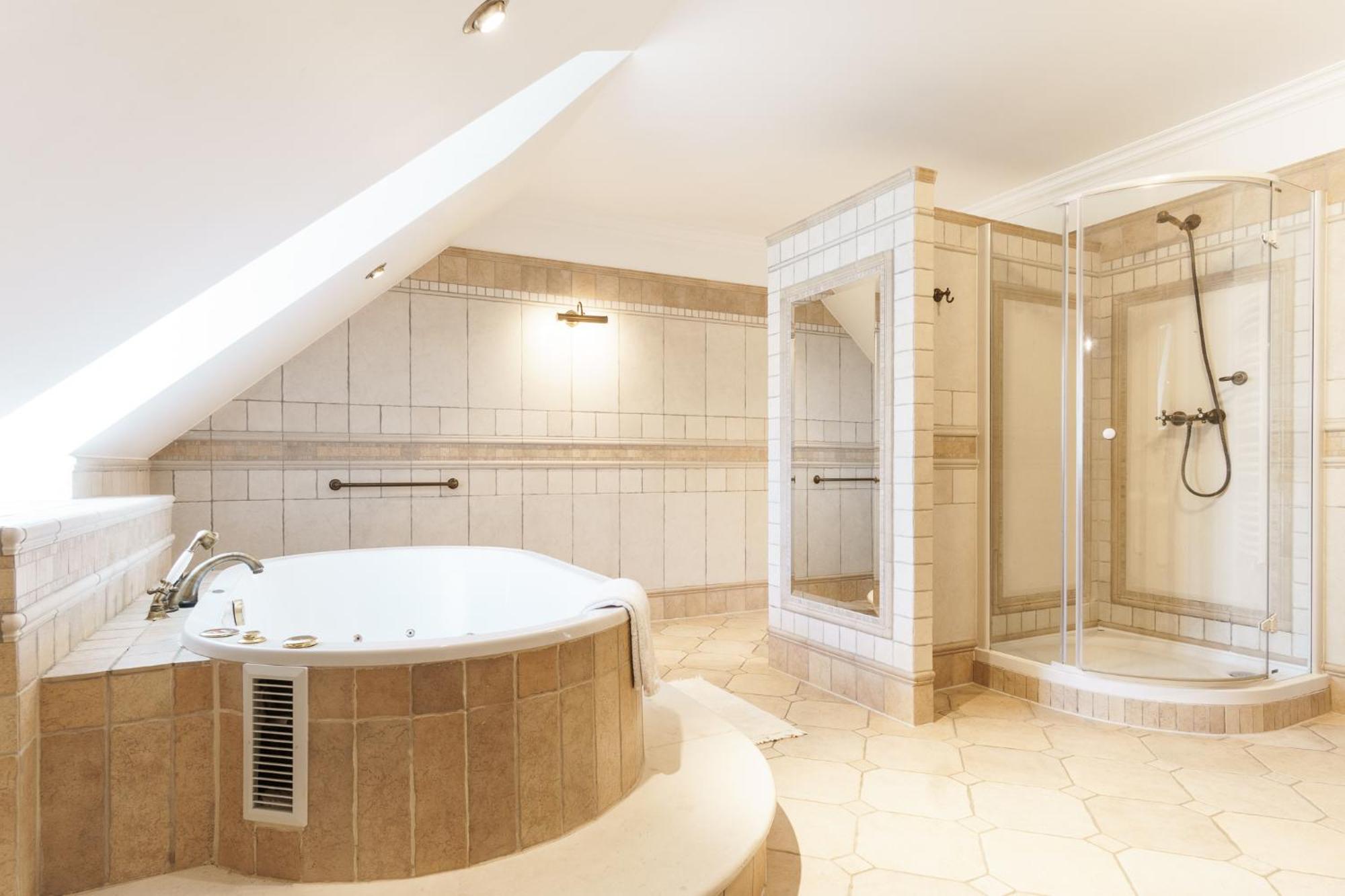 Apartamenty W Dworku Cheval クラクフ エクステリア 写真