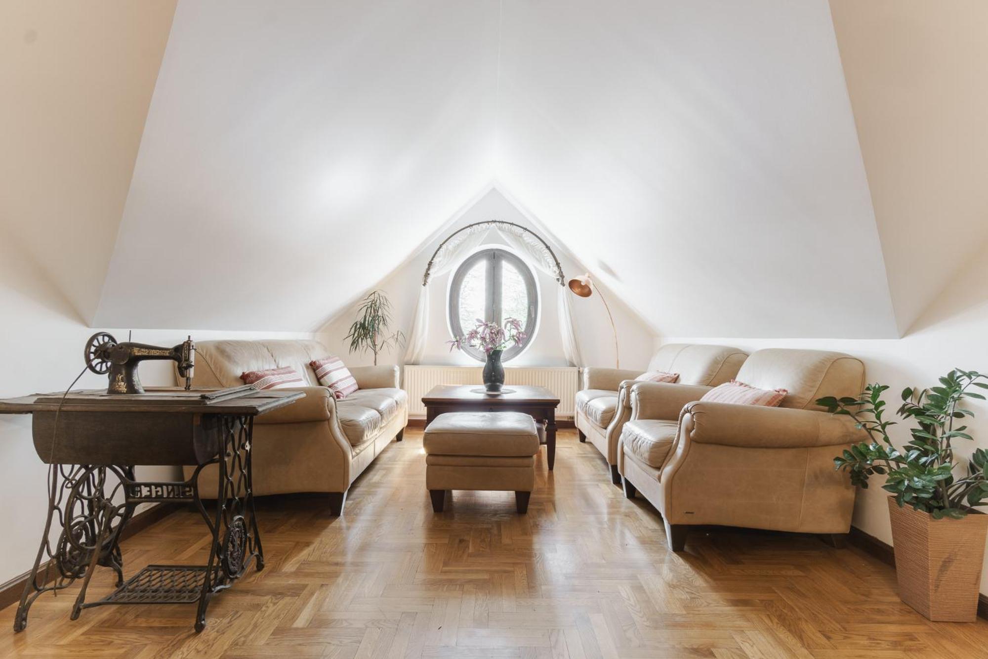 Apartamenty W Dworku Cheval クラクフ エクステリア 写真