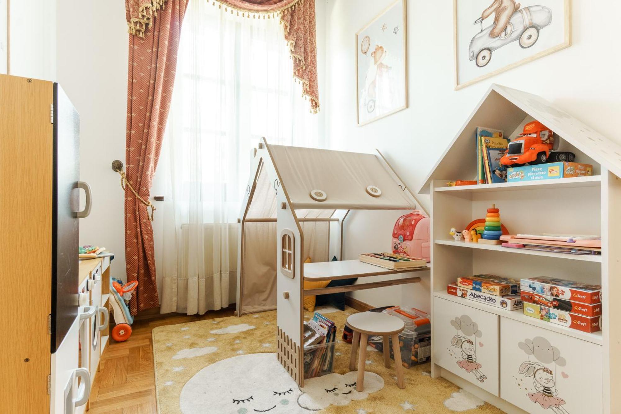 Apartamenty W Dworku Cheval クラクフ エクステリア 写真