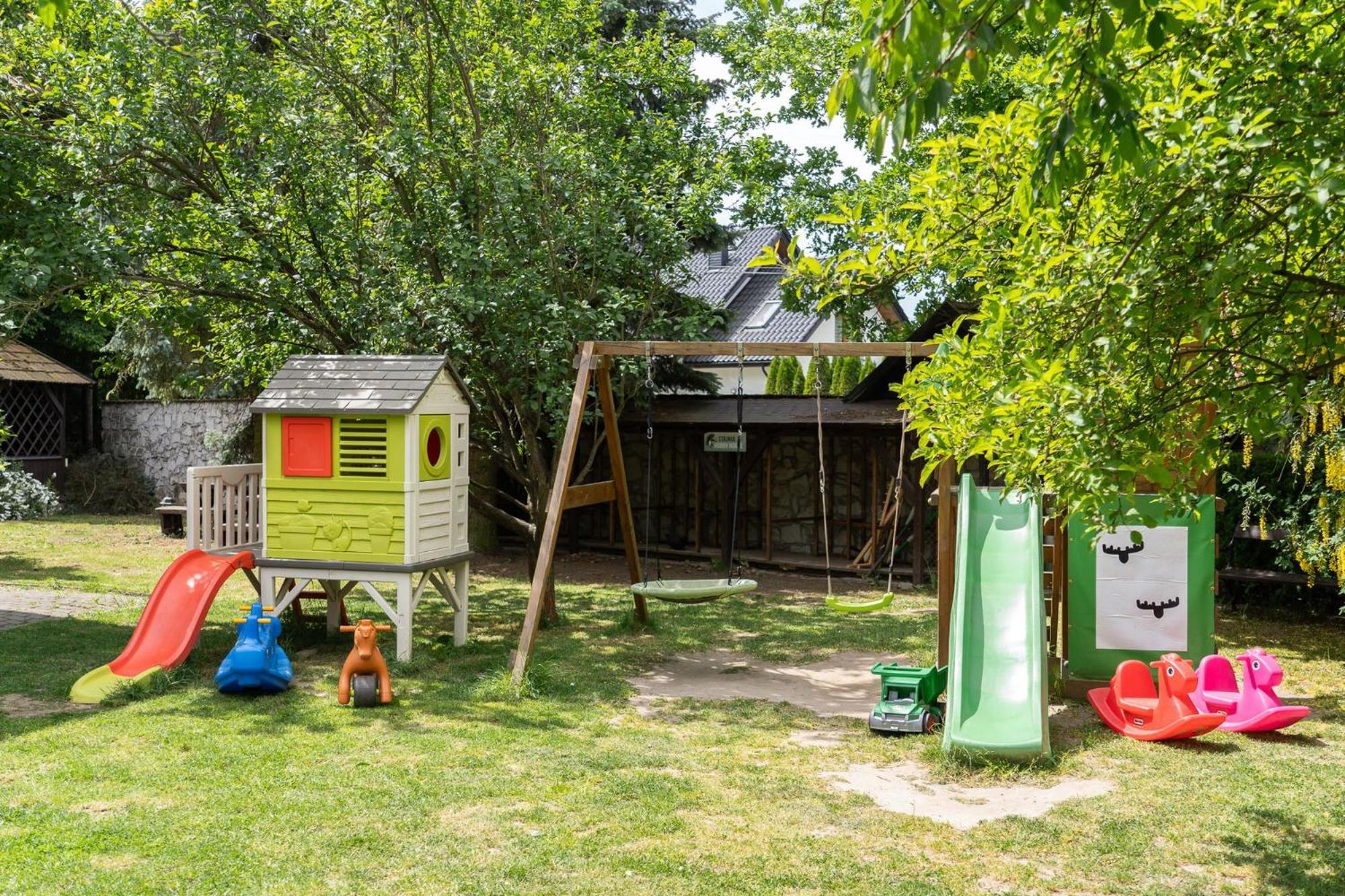 Apartamenty W Dworku Cheval クラクフ エクステリア 写真